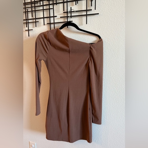 Off-Shoulder Ruched Bodycon Dress – Brown – Women’s Size L - Picture 4 of 4